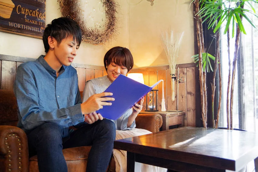 ご結婚の決まったご家族・ご友人におしゃれな「オリジナルケース付デザイン婚姻届セット」をプレゼントしてみませんか？